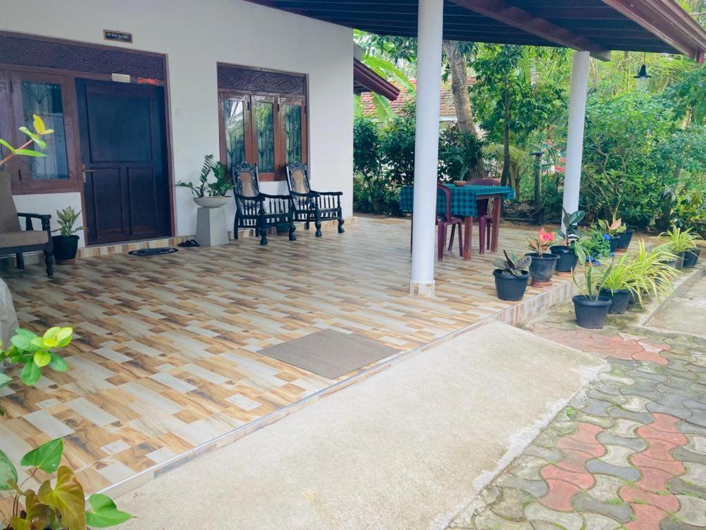 Ameena Homestay Tangalle Bagian luar foto